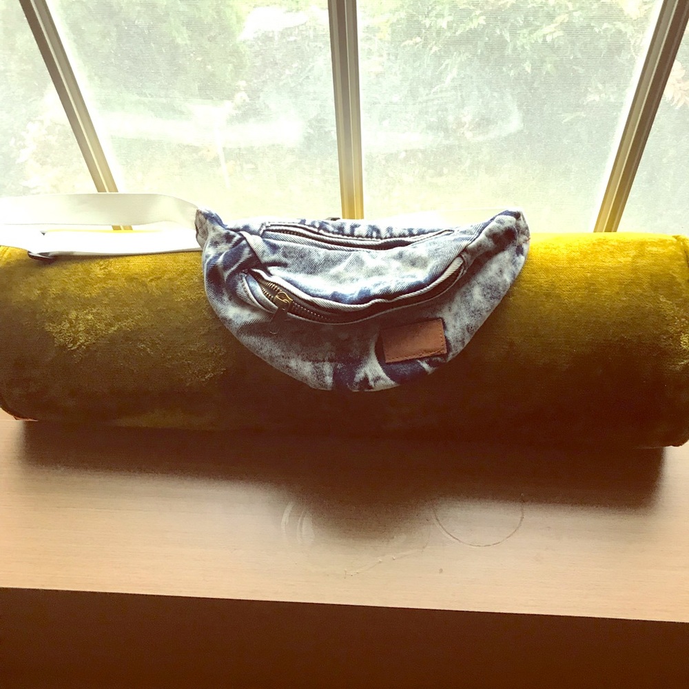 Vintage 80’s style acid wash fanny pack
